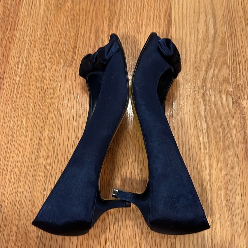 RSVP Navy Blue Satin Heels - Picture 5 of 6